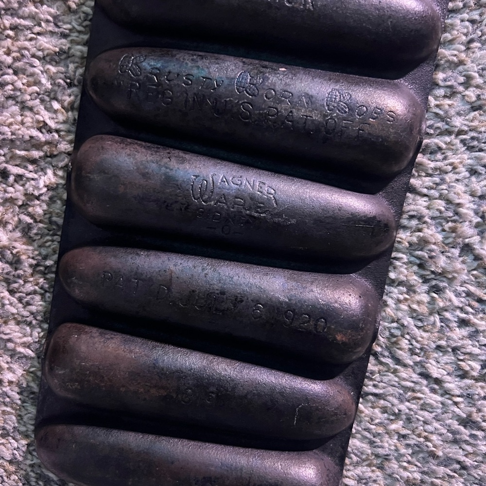 Vintage Wagner Ware Cast Iron Corn Stick Pan - 7 Mold